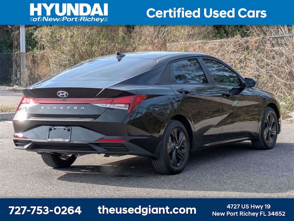 Thumbnail: 2023 Hyundai Elantra - 5