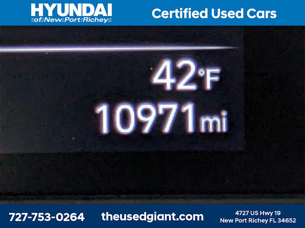 Thumbnail: 2023 Hyundai Venue - 29