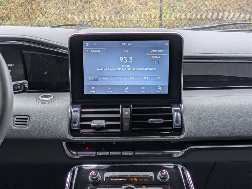 Thumbnail: 2020 Lincoln Navigator - 27