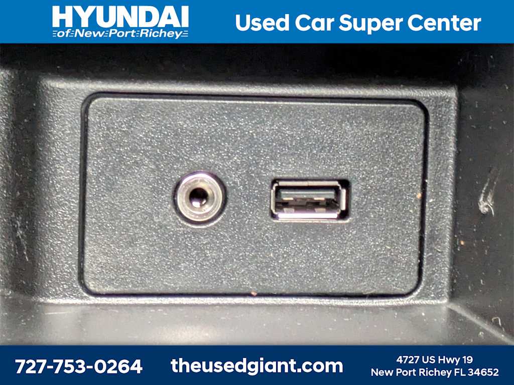 Thumbnail: 2016 Ford Focus - 20