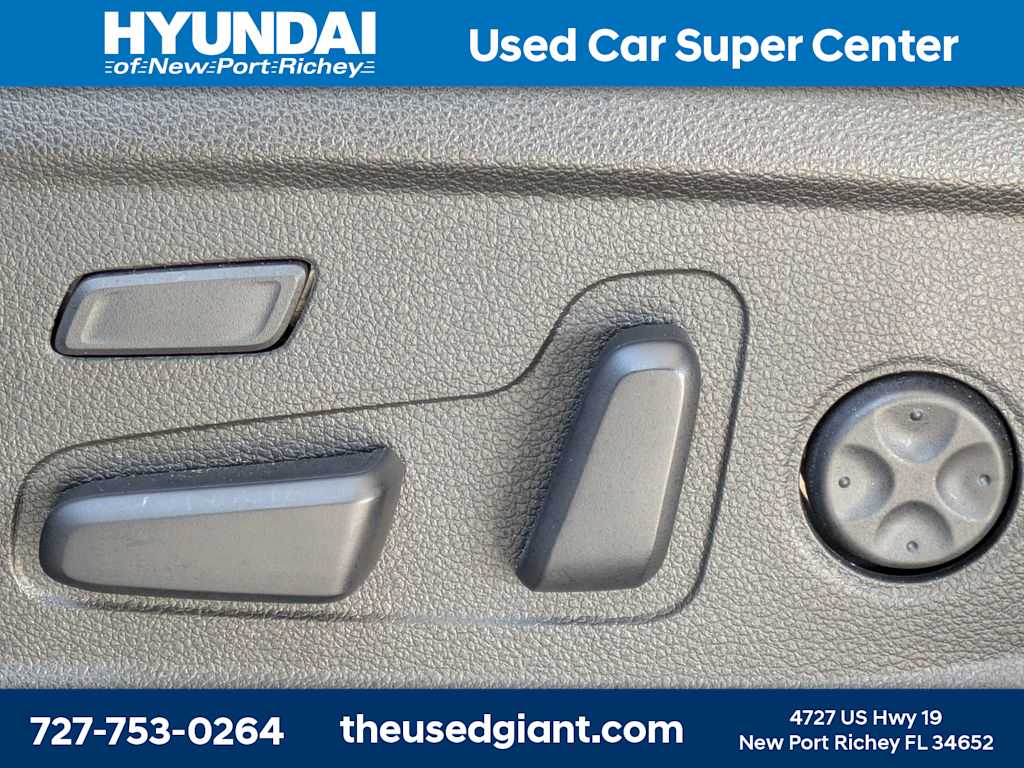 Thumbnail: 2023 Hyundai Santa Fe - 25