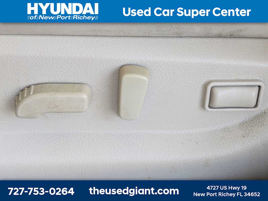 Thumbnail: 2010 Nissan Altima - 21
