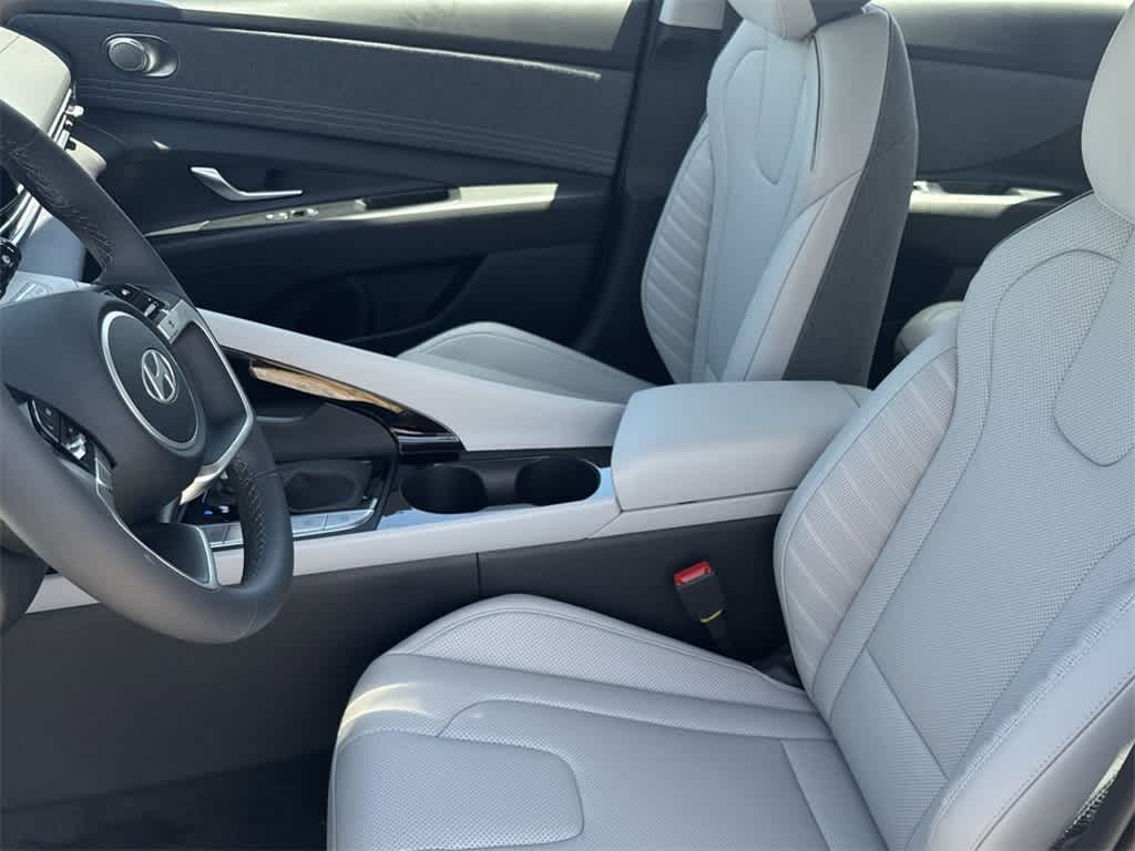 Thumbnail: 2025 Hyundai Elantra - 15