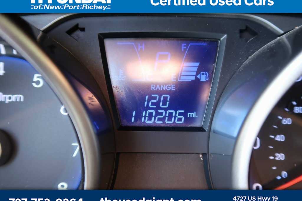 Thumbnail: 2011 Hyundai Tucson - 11