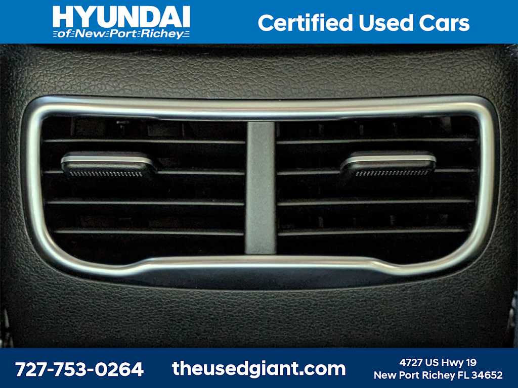 Thumbnail: 2022 Hyundai Santa Fe - 16