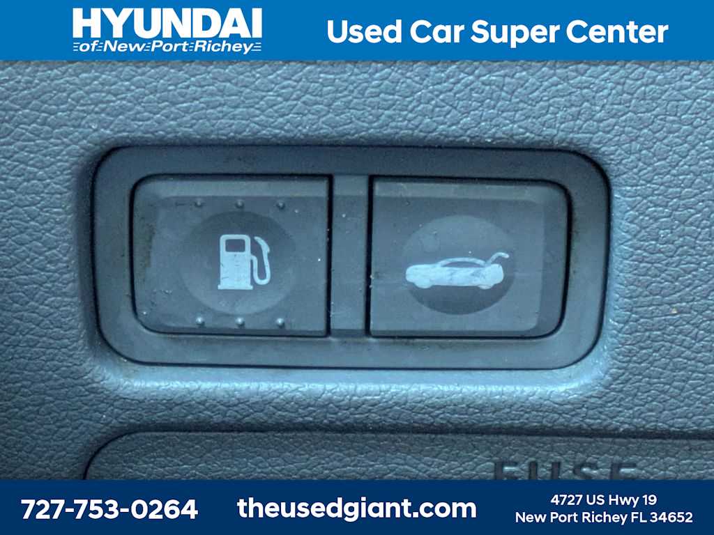 Thumbnail: 2013 Hyundai Sonata - 30