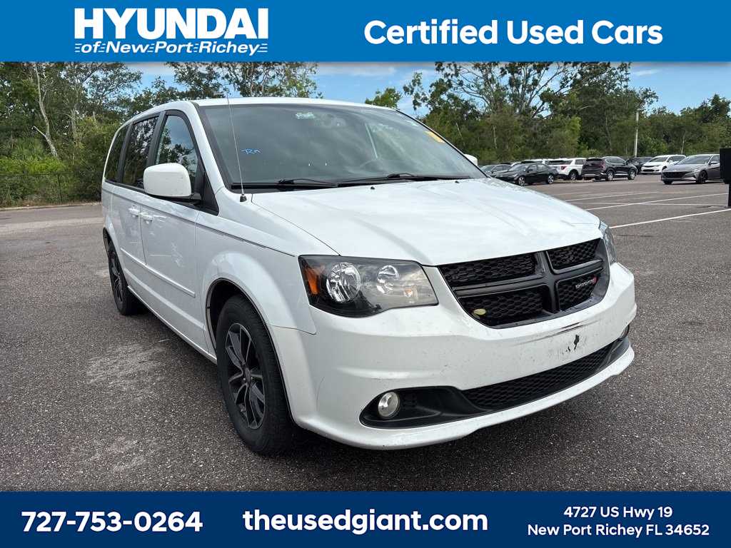 Thumbnail: 2017 Dodge Grand Caravan - 4