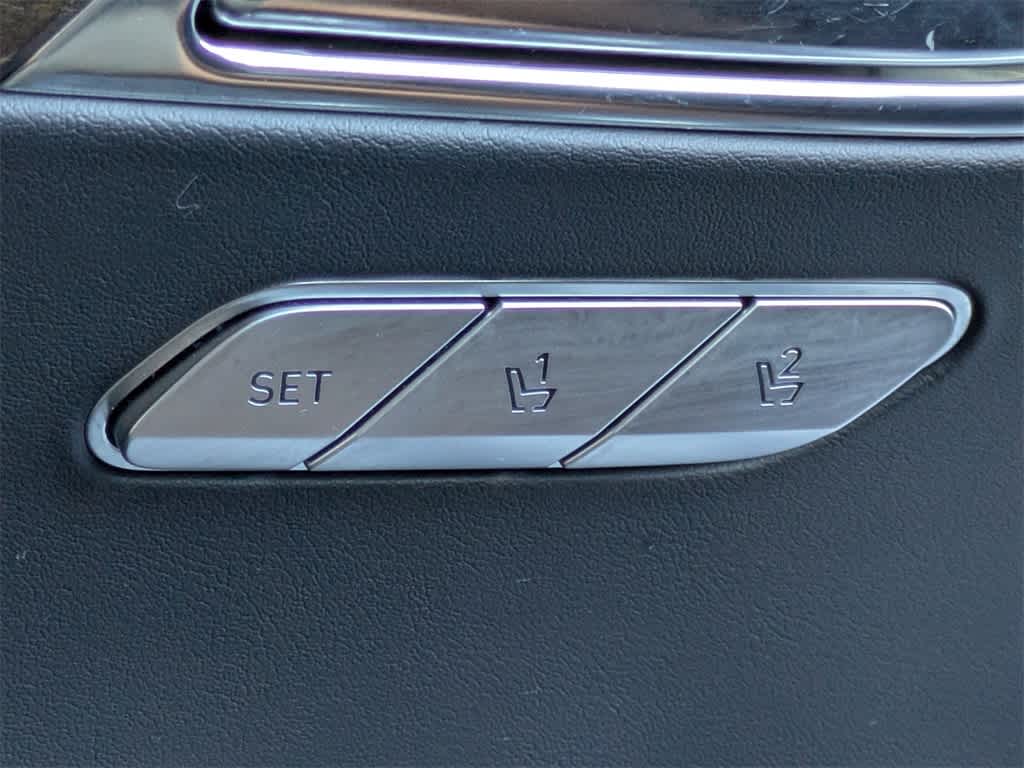 Thumbnail: 2023 Genesis GV80 - 27