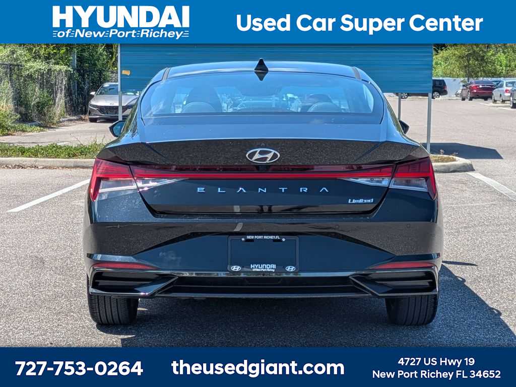 Thumbnail: 2023 Hyundai Elantra - 4
