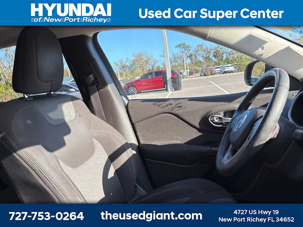 Thumbnail: 2014 Jeep Cherokee - 8