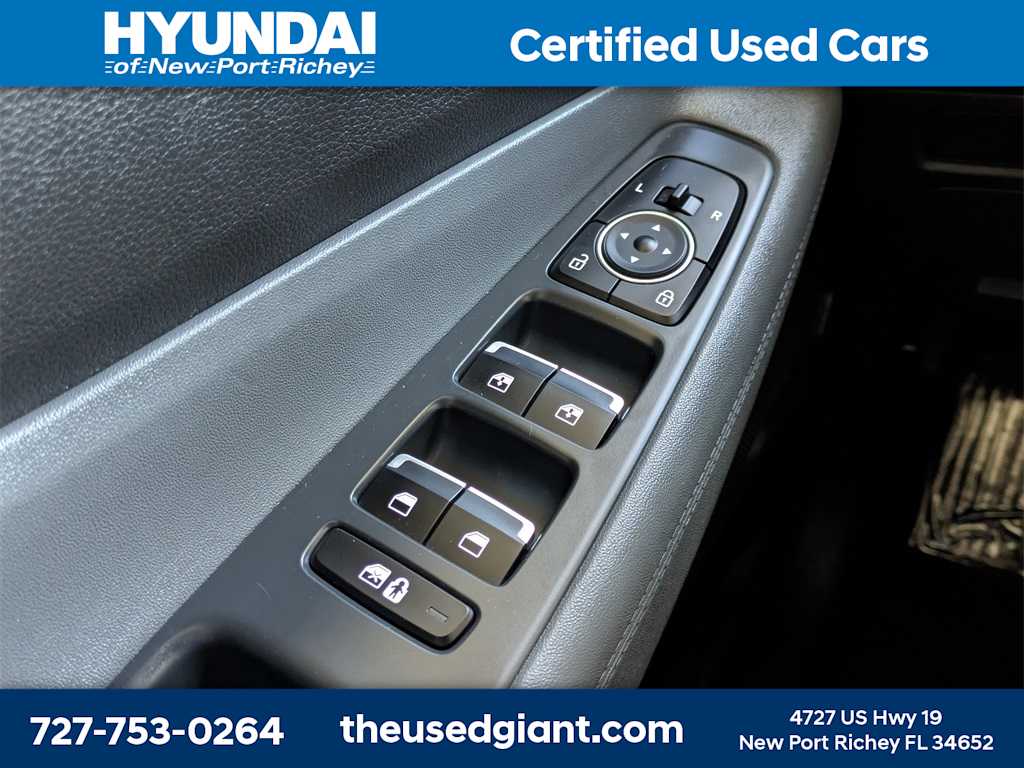 Thumbnail: 2022 Hyundai Santa Fe - 31