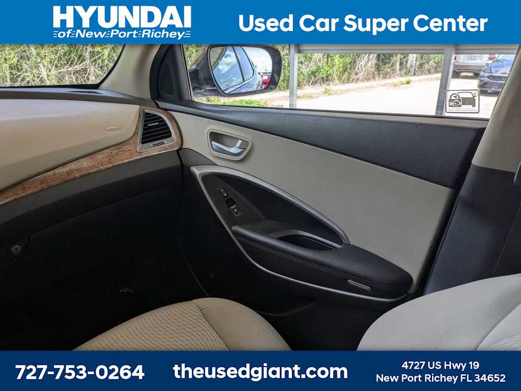 Thumbnail: 2016 Hyundai Santa Fe - 19