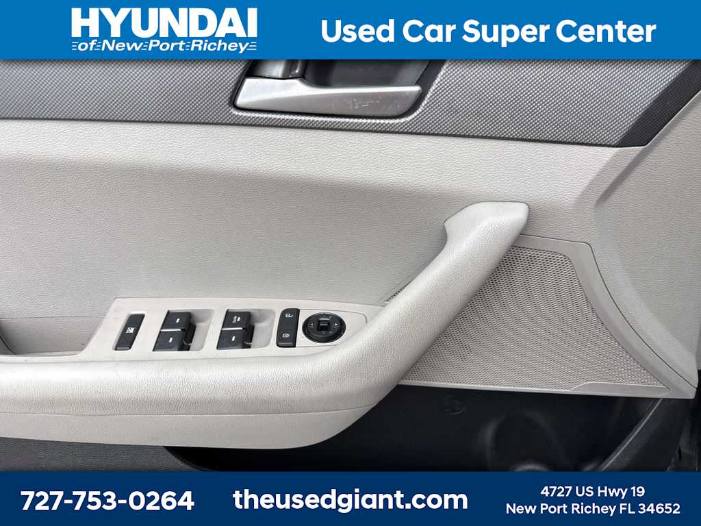 Thumbnail: 2015 Hyundai Sonata - 9