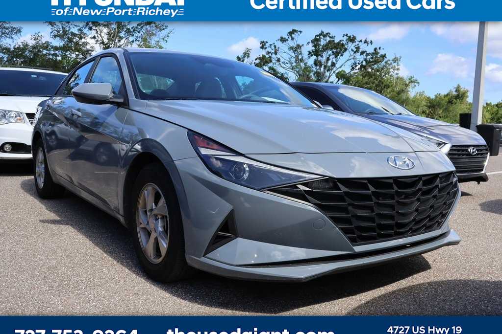 2023 Hyundai Elantra SE 4