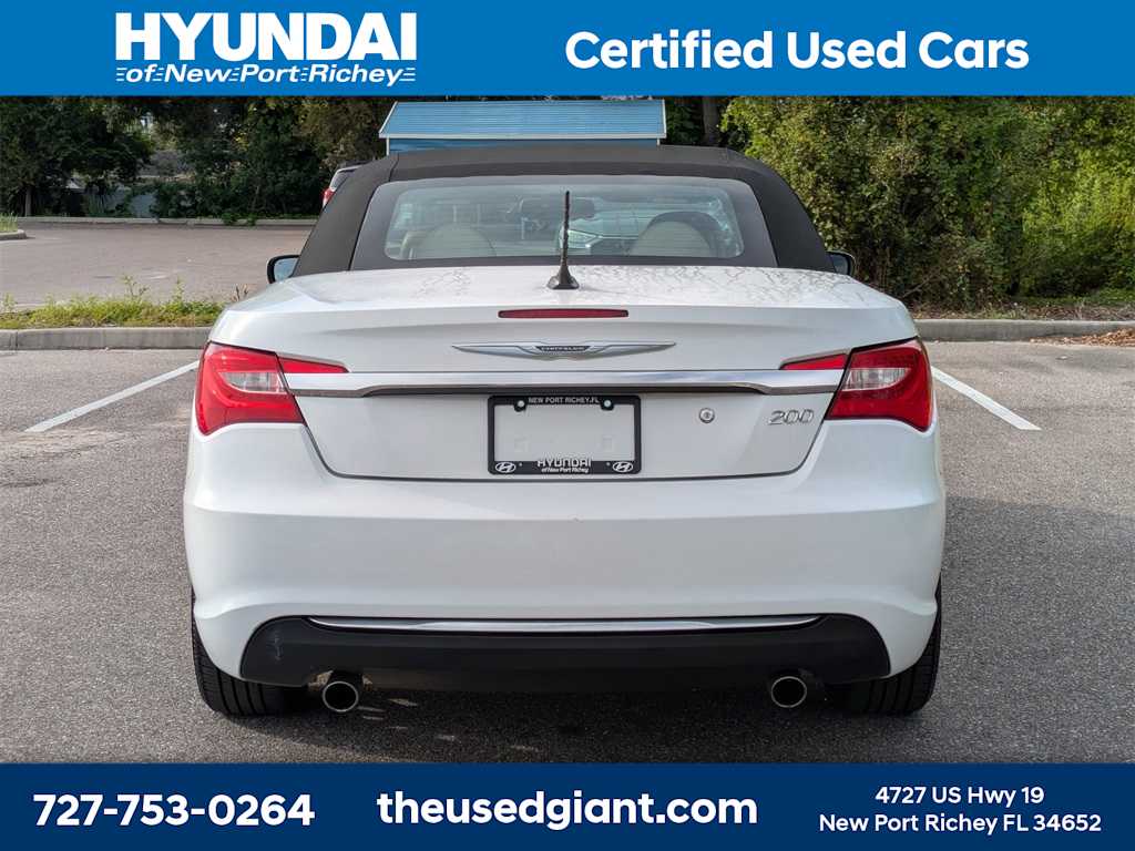 Thumbnail: 2011 Chrysler 200 - 4