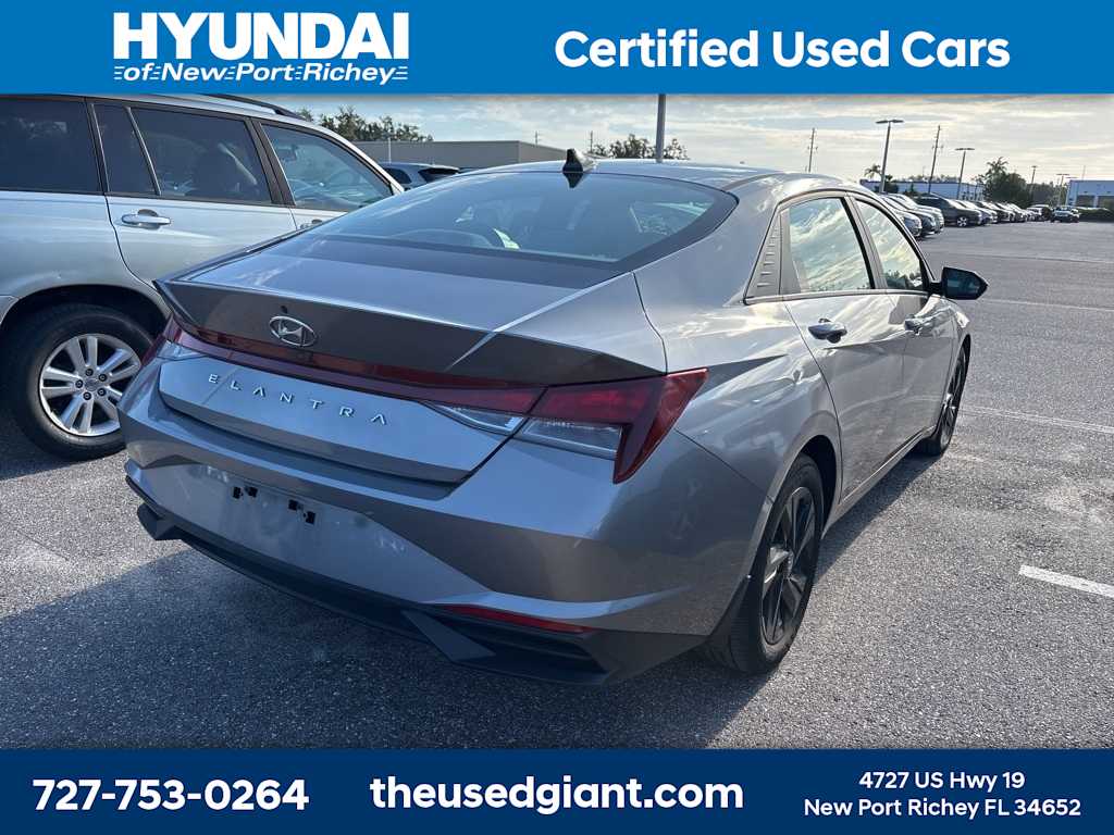 Thumbnail: 2023 Hyundai Elantra - 3
