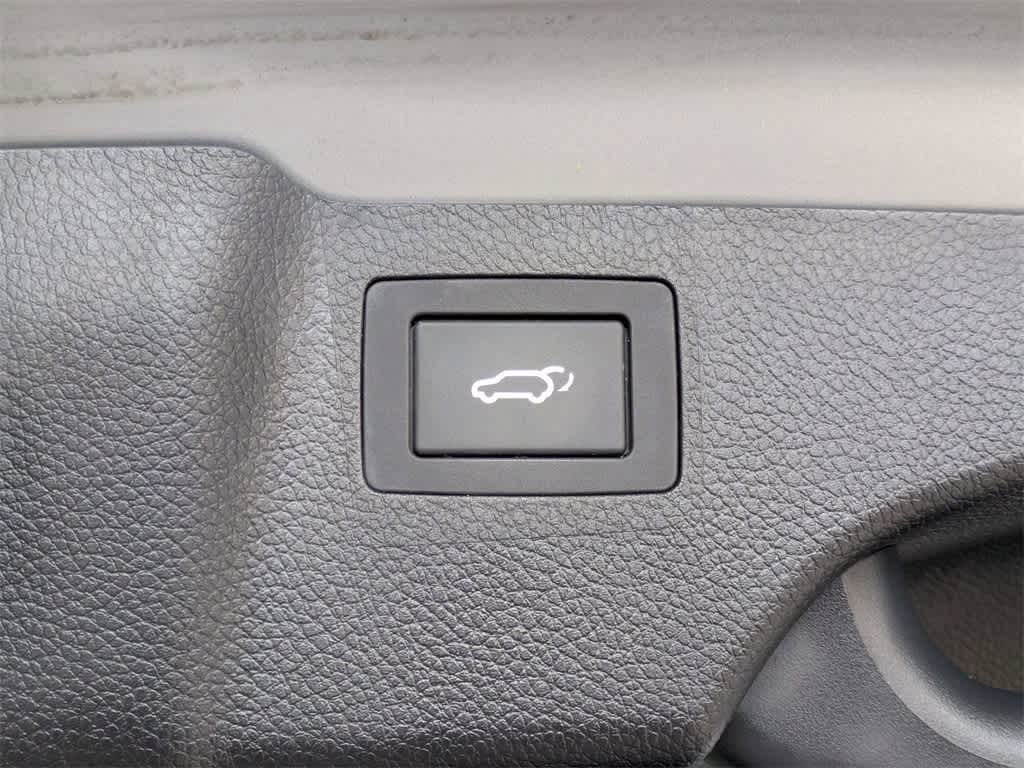 Thumbnail: 2016 Hyundai Santa Fe - 13