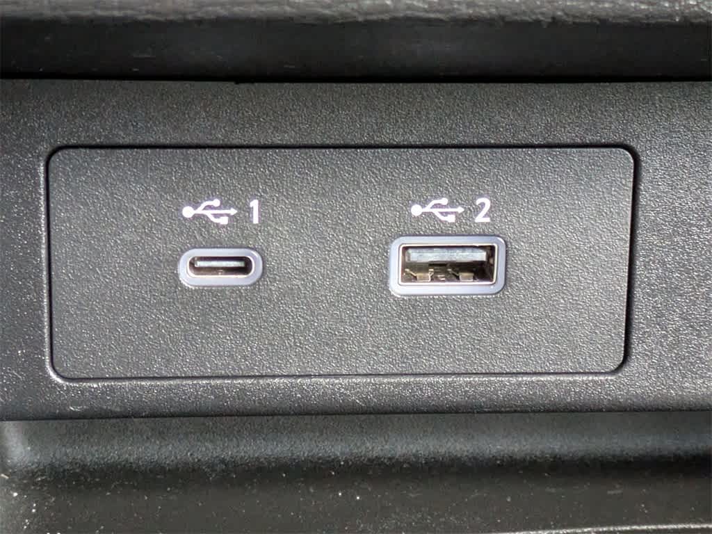 Thumbnail: 2022 Mitsubishi Outlander - 30