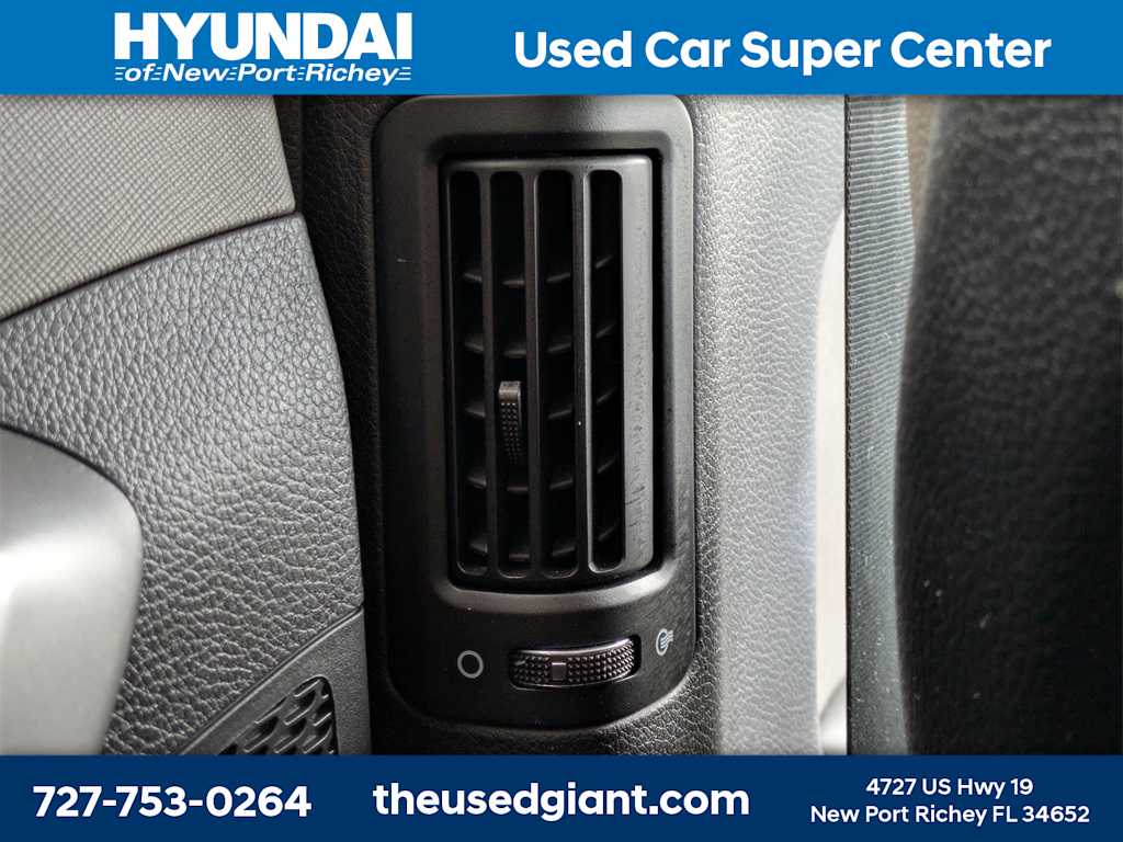 Thumbnail: 2018 Hyundai Santa Fe - 18