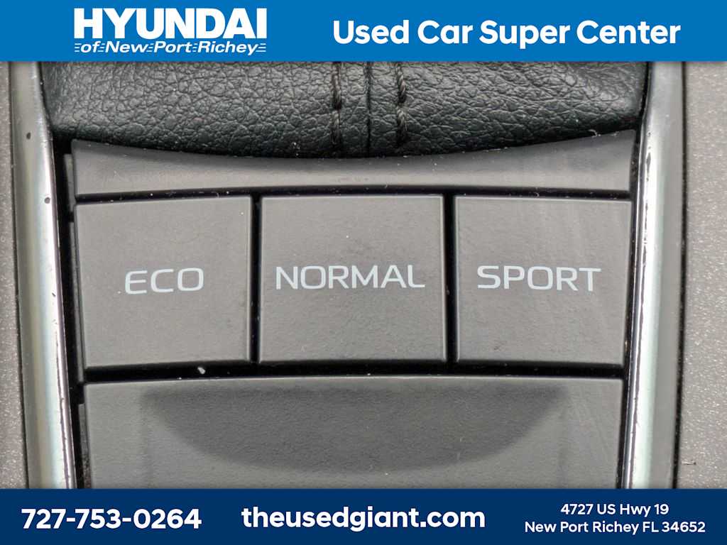 Thumbnail: 2022 Toyota Camry - 25