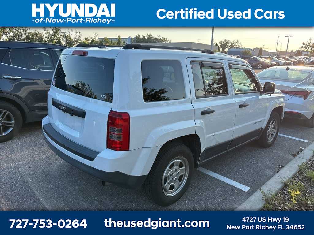 Thumbnail: 2016 Jeep Patriot - 3