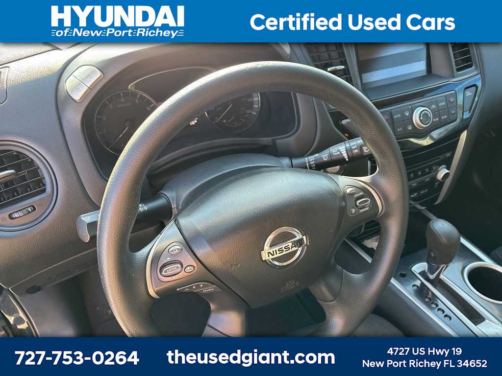 Thumbnail: 2013 Nissan Pathfinder - 10