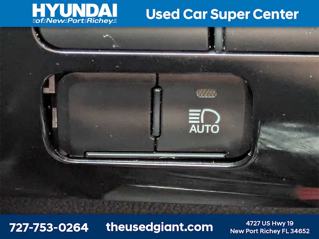 Thumbnail: 2022 Toyota Prius Prime - 39