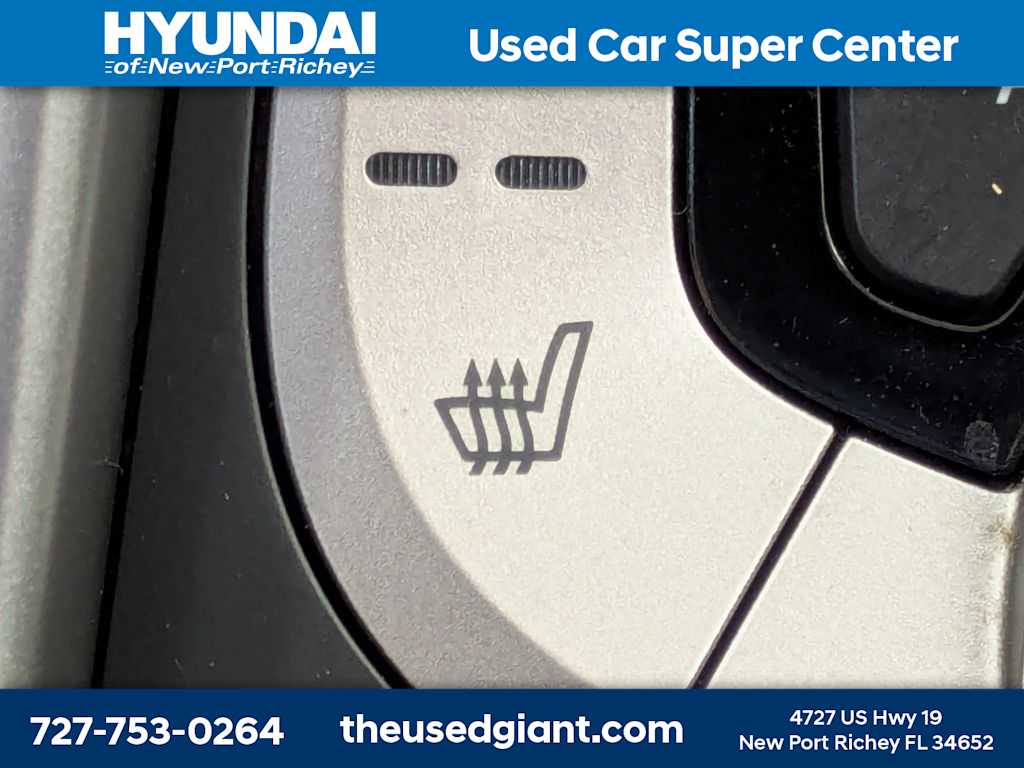 Thumbnail: 2013 Hyundai Elantra - 21