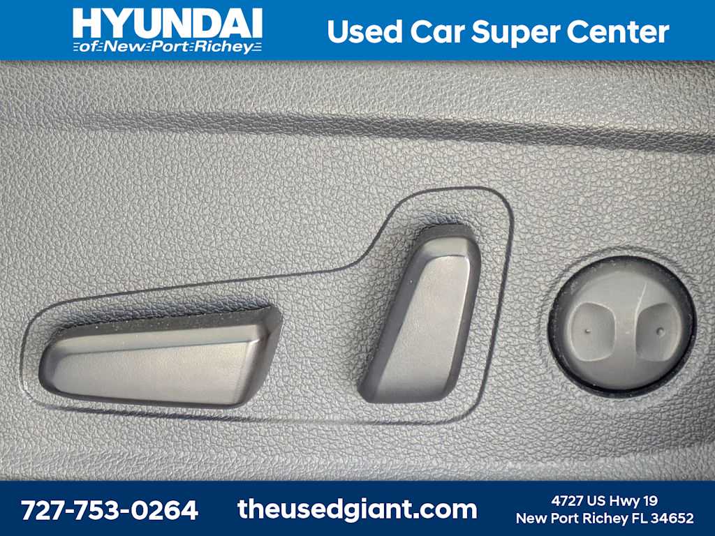 Thumbnail: 2019 Hyundai Santa Fe - 23