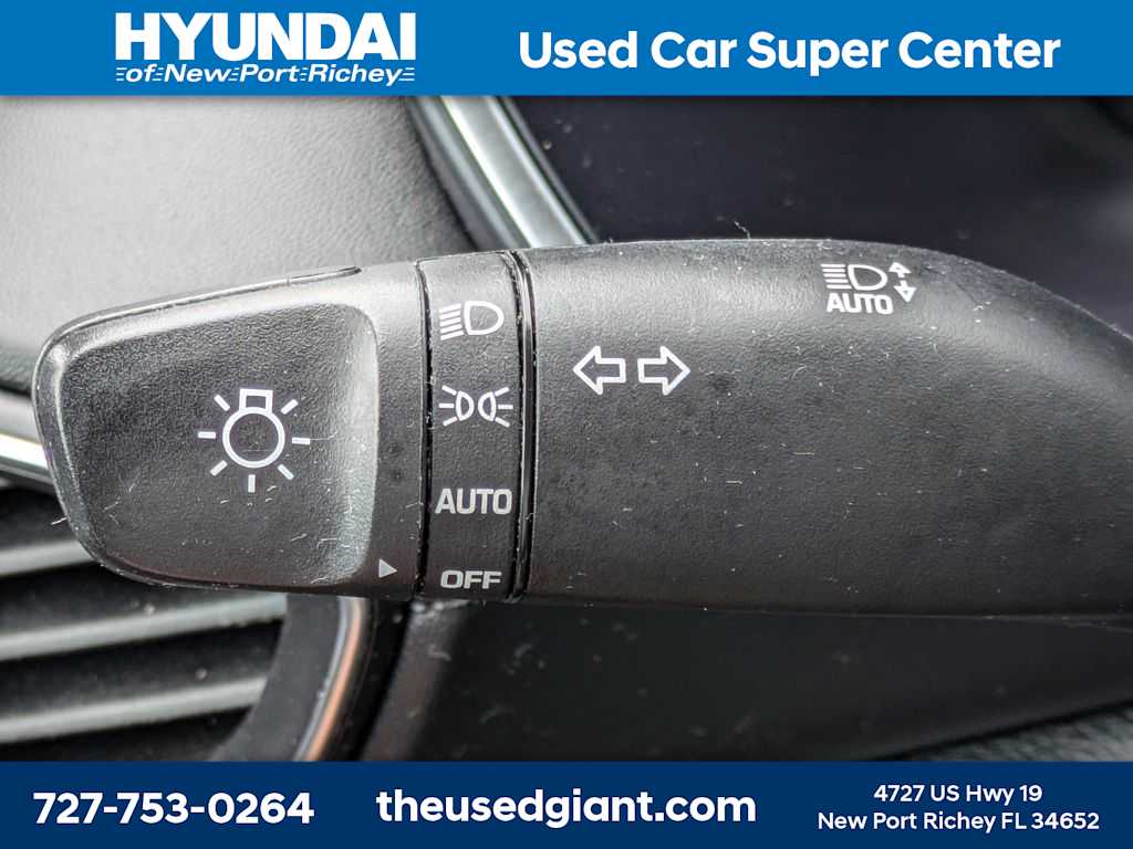 Thumbnail: 2022 Hyundai Santa Fe - 32
