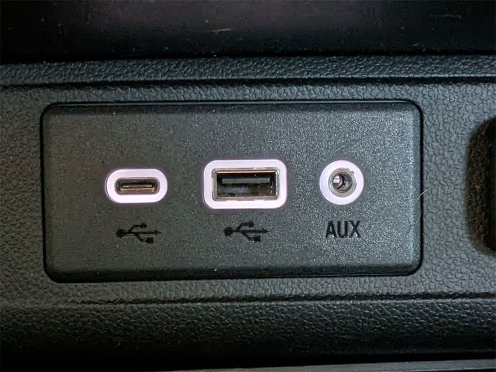 Thumbnail: 2022 Buick Encore GX - 26