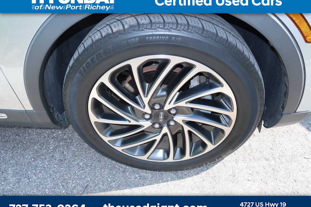 Thumbnail: 2019 Lincoln Nautilus - 6