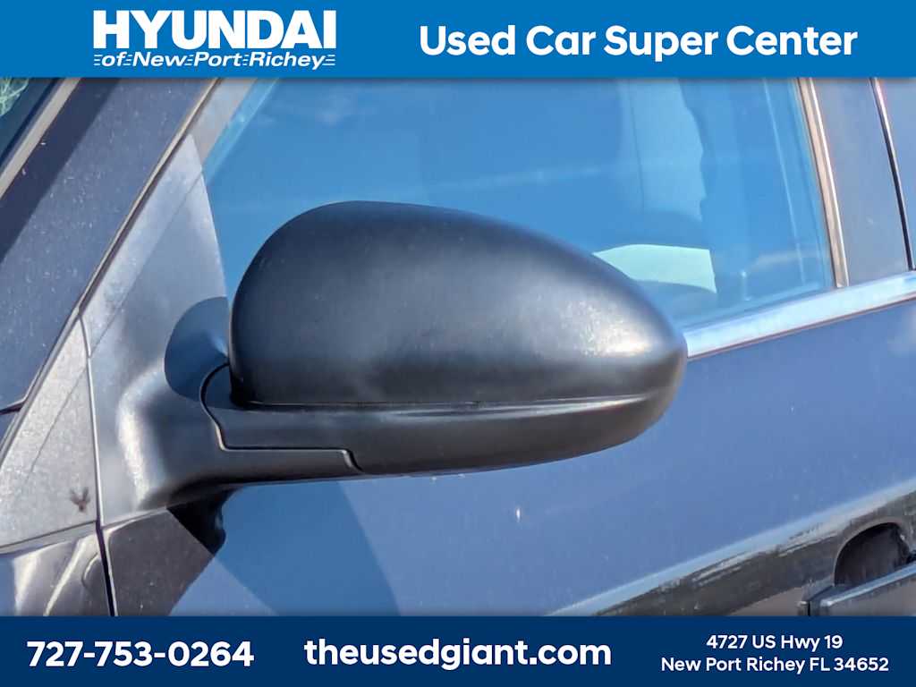 Thumbnail: 2011 Chevrolet Cruze - 11