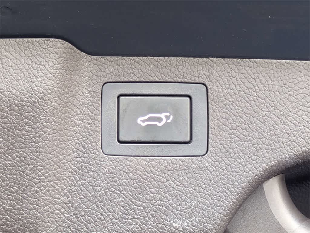 Thumbnail: 2017 Hyundai Santa Fe - 13