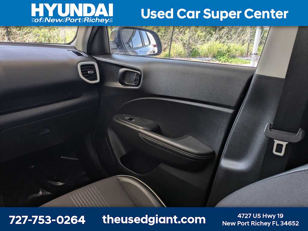 Thumbnail: 2023 Hyundai Venue - 17