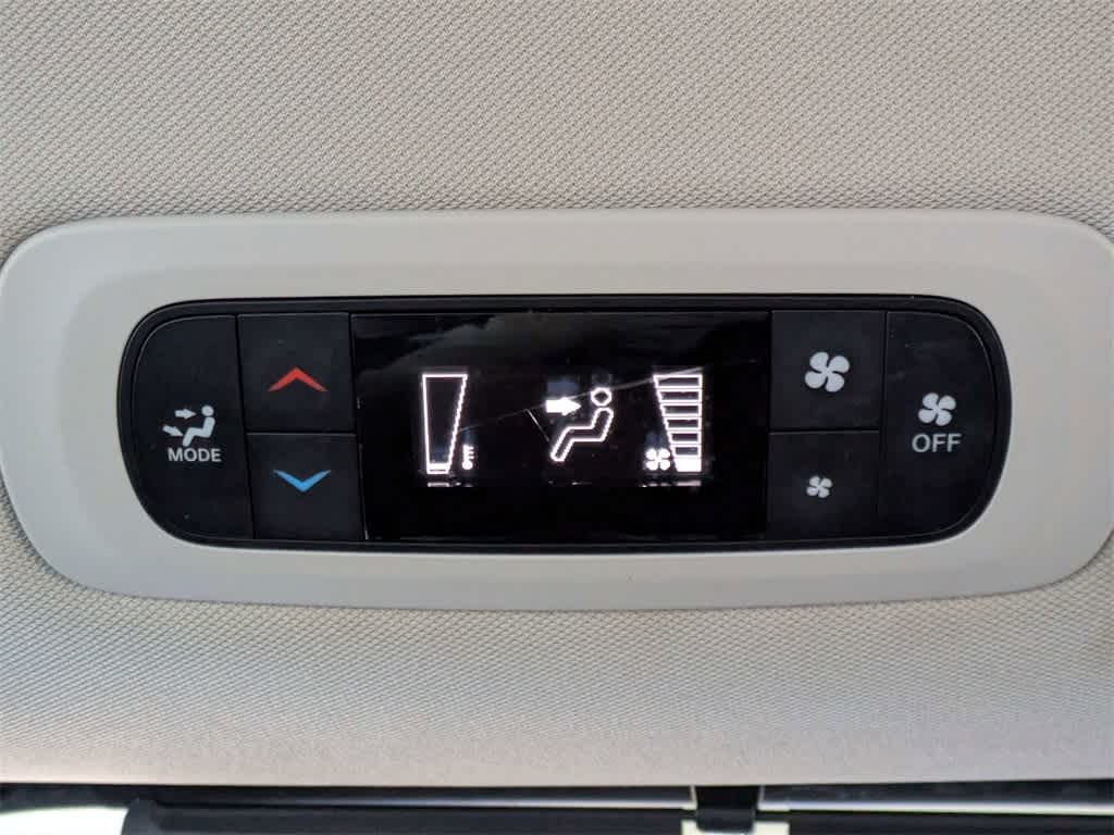 Thumbnail: 2021 Chrysler Voyager - 20