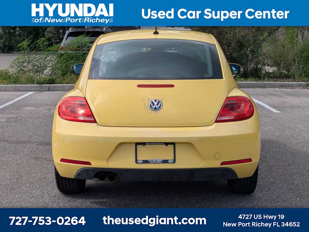 Thumbnail: 2012 Volkswagen Beetle - 4