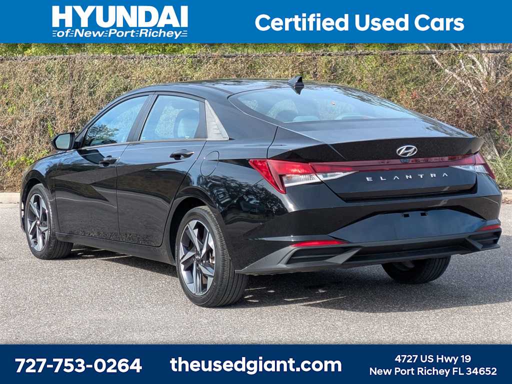 Thumbnail: 2023 Hyundai Elantra - 3