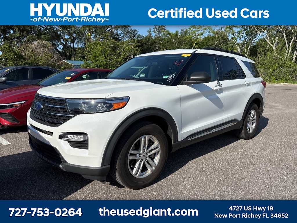 2023 Ford Explorer XLT Hero Image