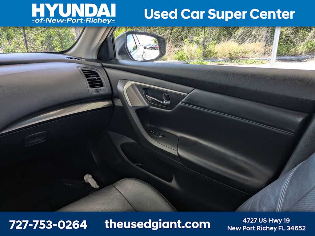 Thumbnail: 2013 Nissan Altima - 19