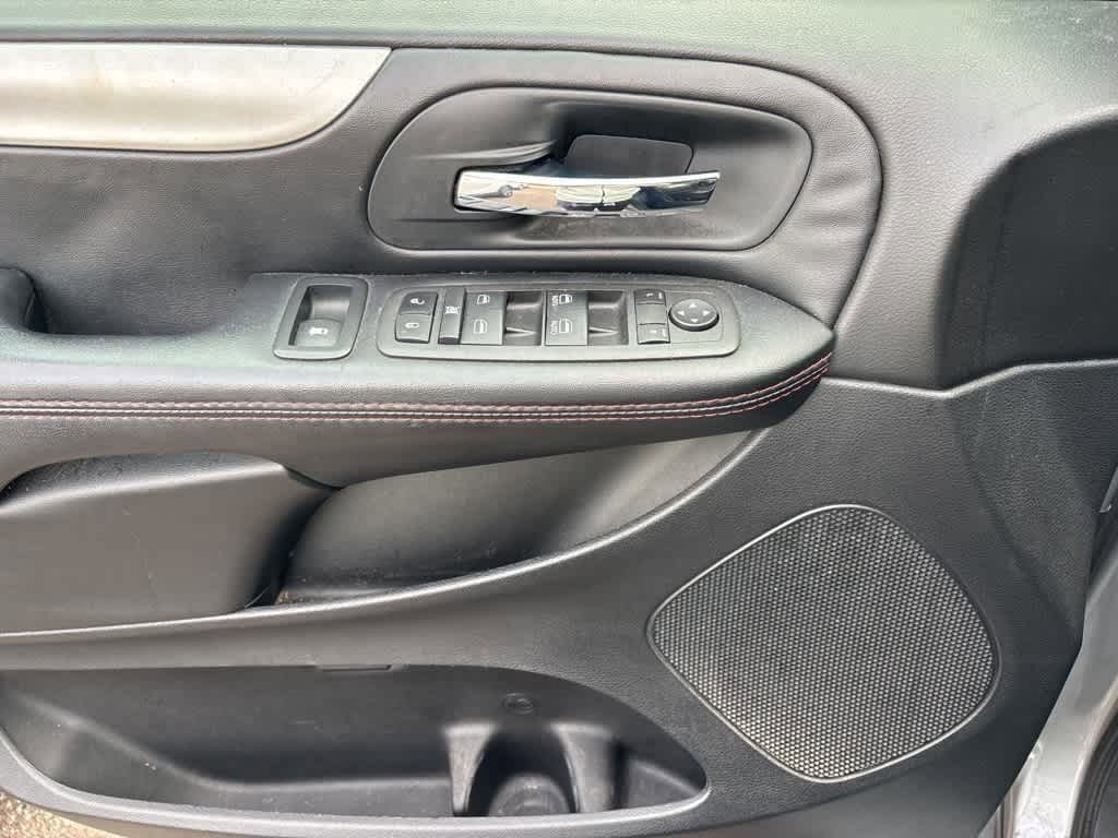Thumbnail: 2019 Dodge Grand Caravan - 11