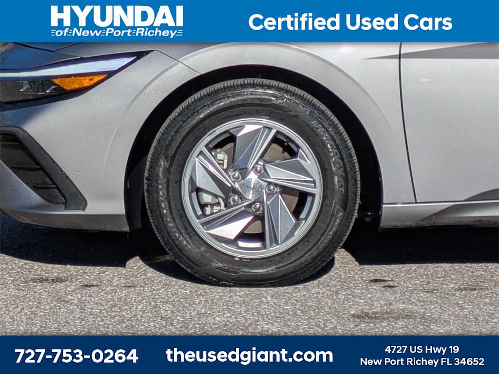 Thumbnail: 2024 Hyundai Elantra - 10