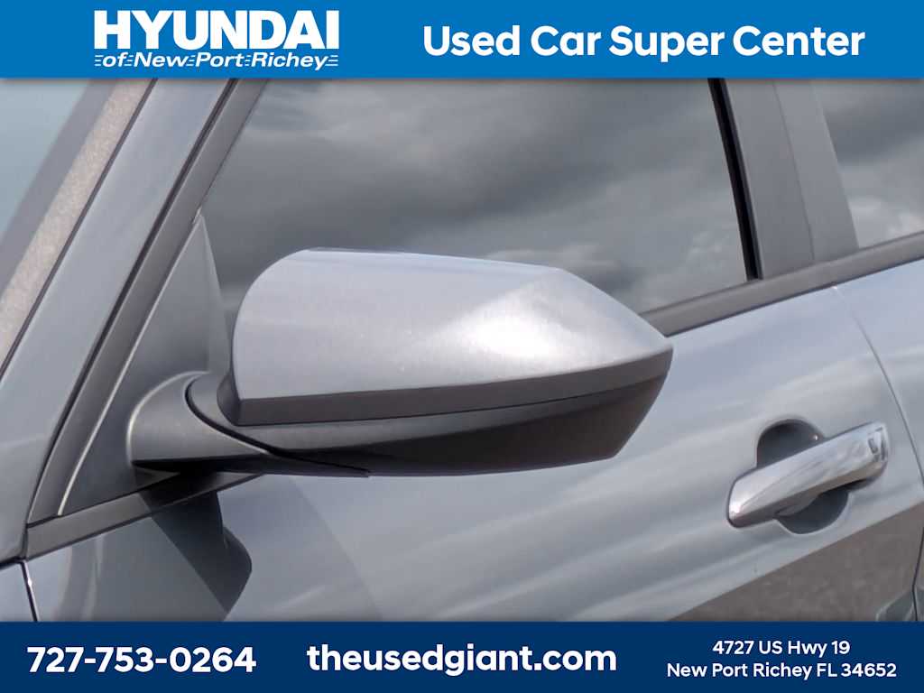 Thumbnail: 2023 Hyundai Elantra - 10
