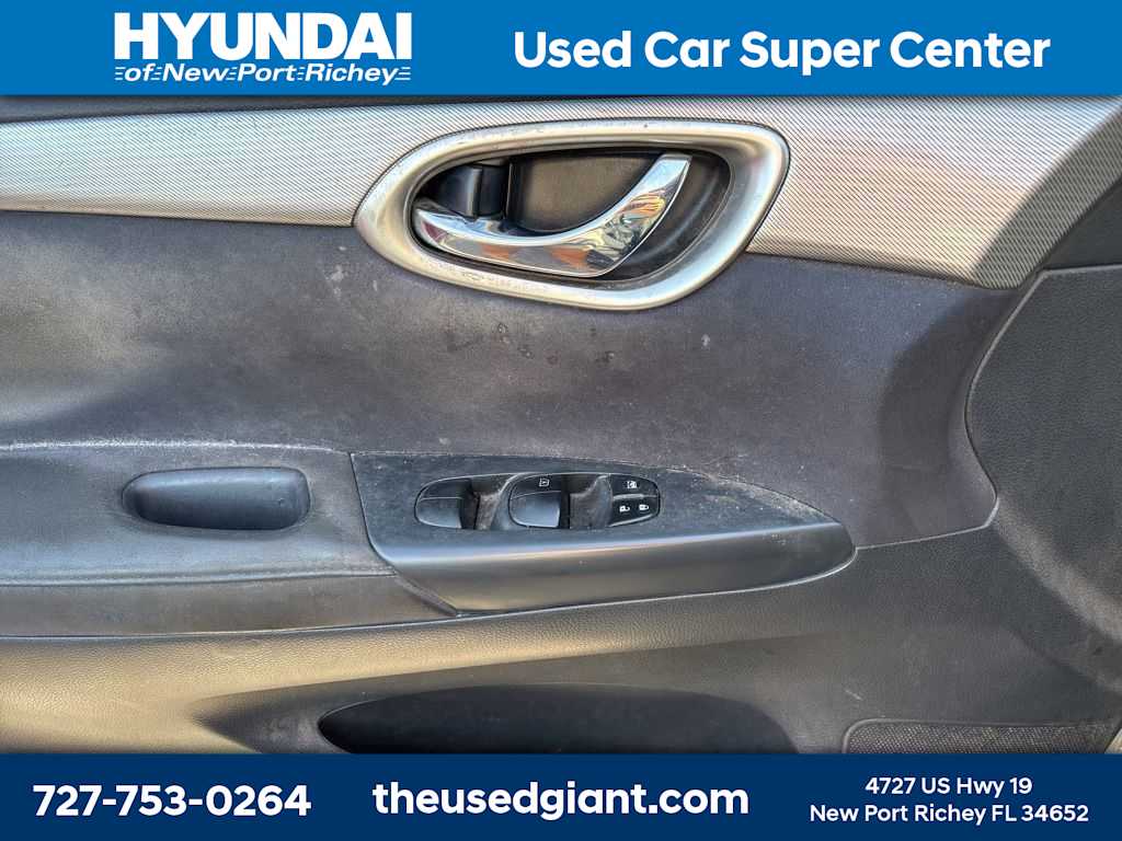 Thumbnail: 2015 Nissan Sentra - 10