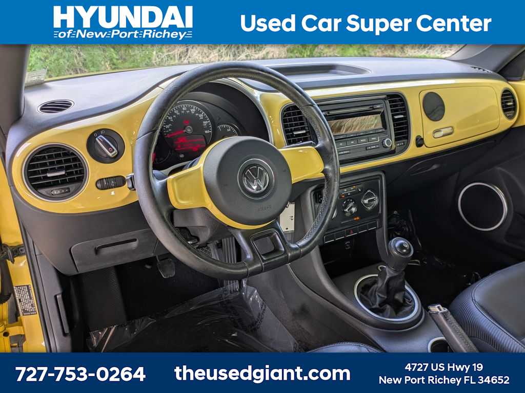 Thumbnail: 2012 Volkswagen Beetle - 18