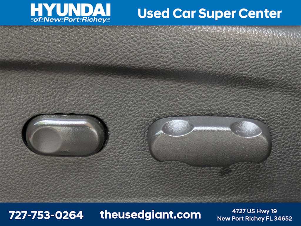 Thumbnail: 2015 Buick Encore - 19