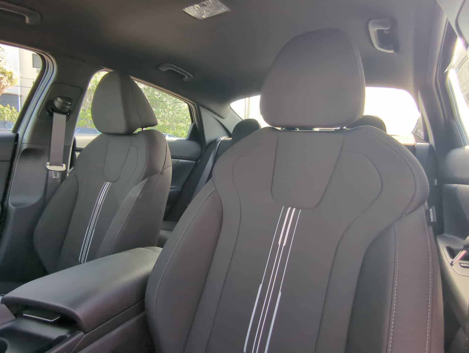 2025 Hyundai Elantra Sport 14