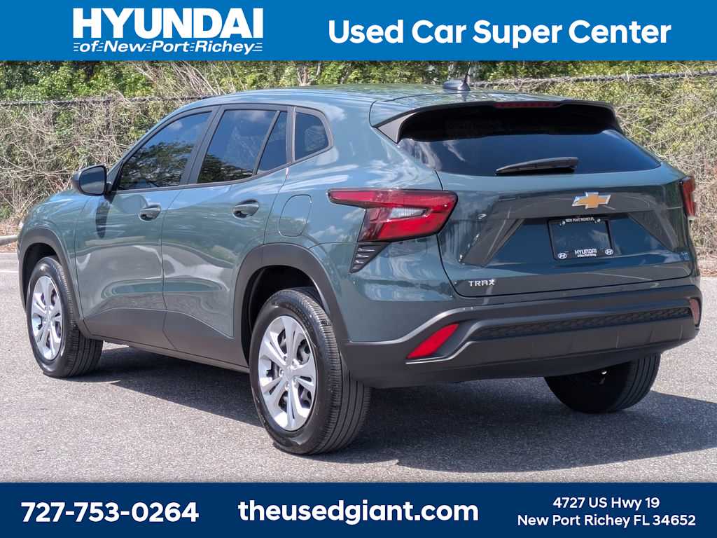 Thumbnail: 2025 Chevrolet Trax - 3