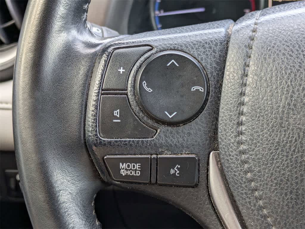 Thumbnail: 2018 Toyota RAV4 - 29