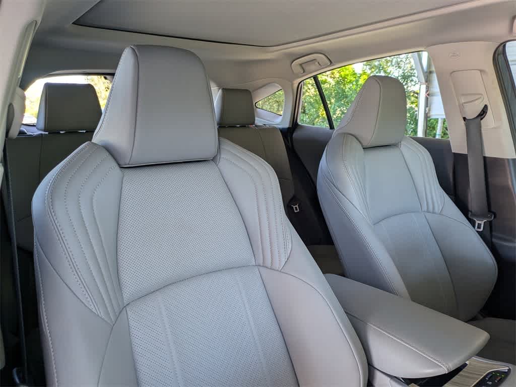 Thumbnail: 2024 Toyota Venza - 6